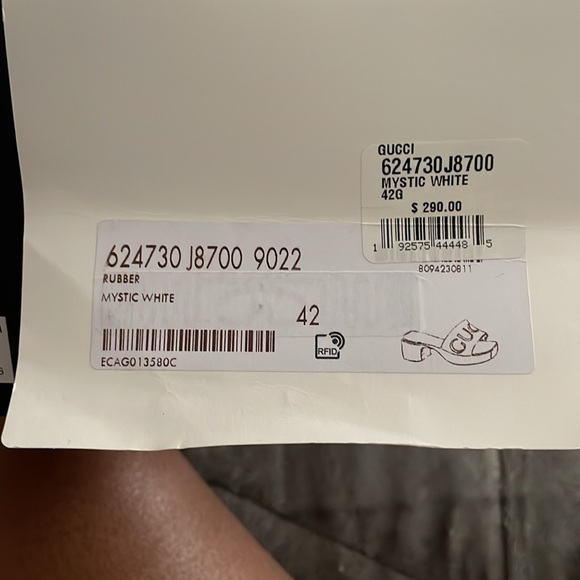 Authentic Gucci, rubber slides - Picture 4 of 4